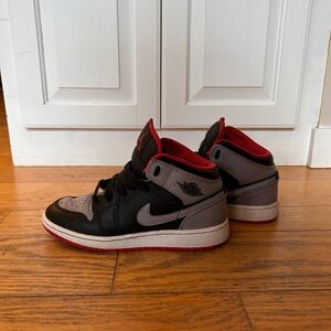 Air Jordan 1 Retro Mid